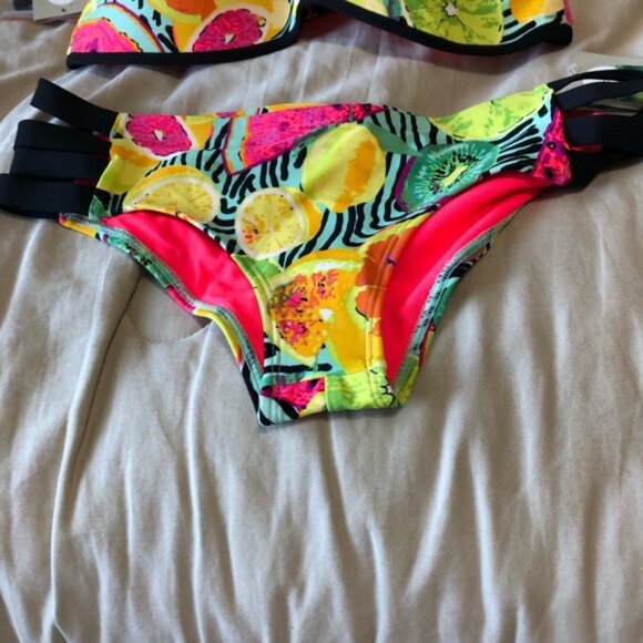 Body Glove tutti Colorful Fruit Print Bikini Set small top xsmall bottoms - Picture 2 of 11
